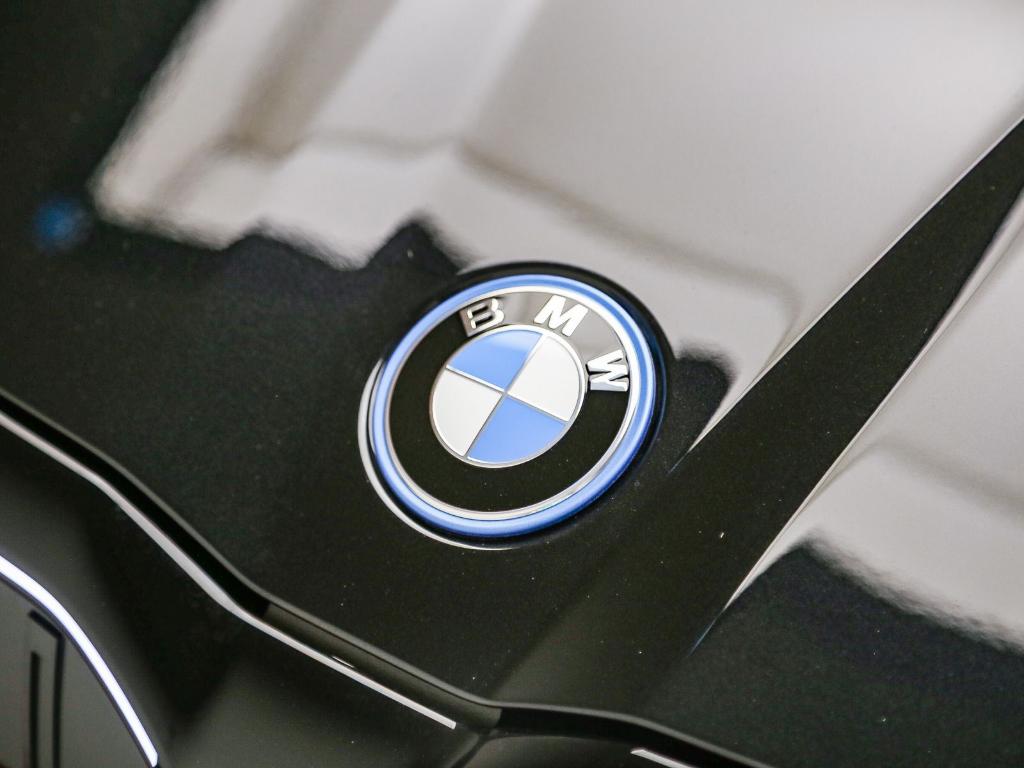 2027 BMW 550E 550E XDRIVE — фото 9