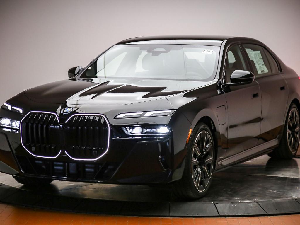 New 2026 BMW 750e xDrive