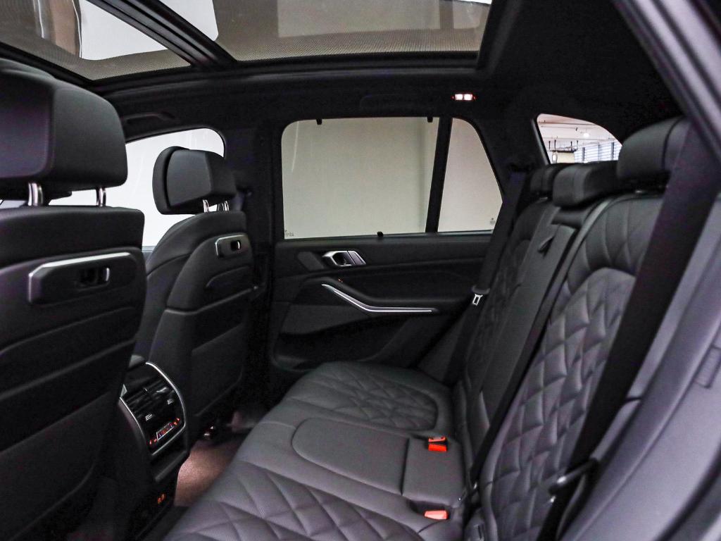 2026 BMW X5 M60I — миниатюра 20