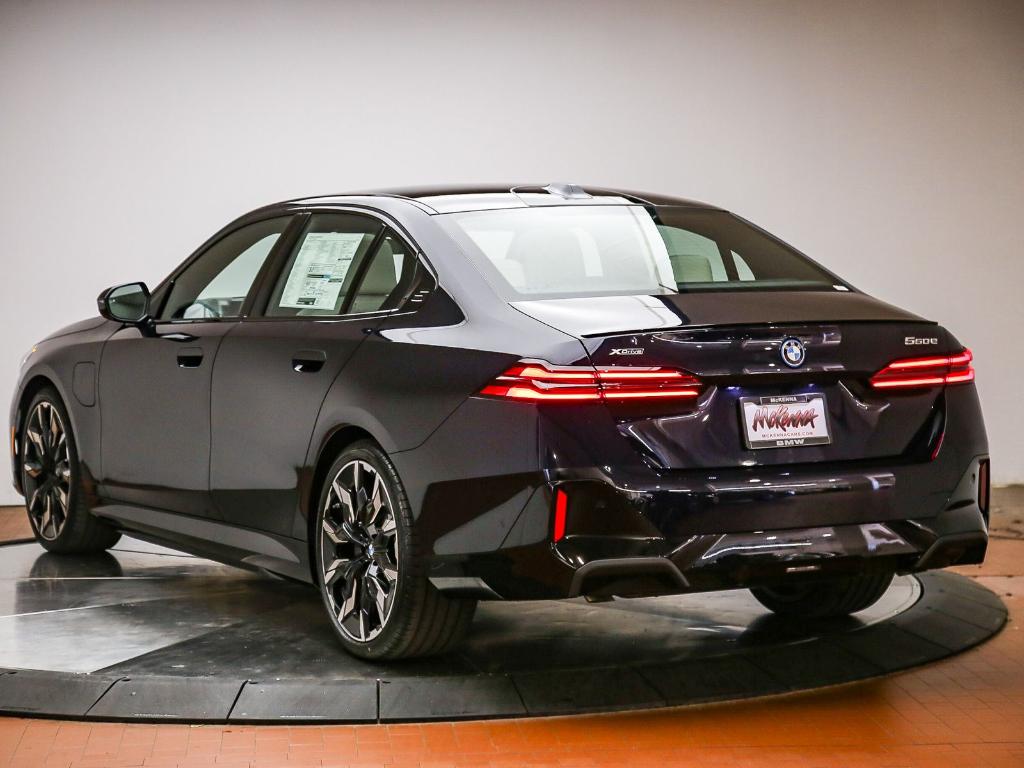 صورة 3 لـ 2027 BMW 550E 550E XDRIVE