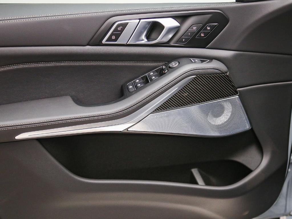 2026 BMW X5 M60I — миниатюра 24