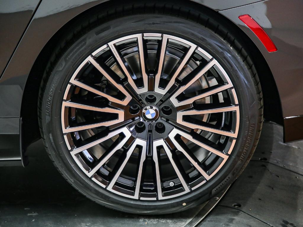 2026 BMW 750E XDRIVE 缩略图 11