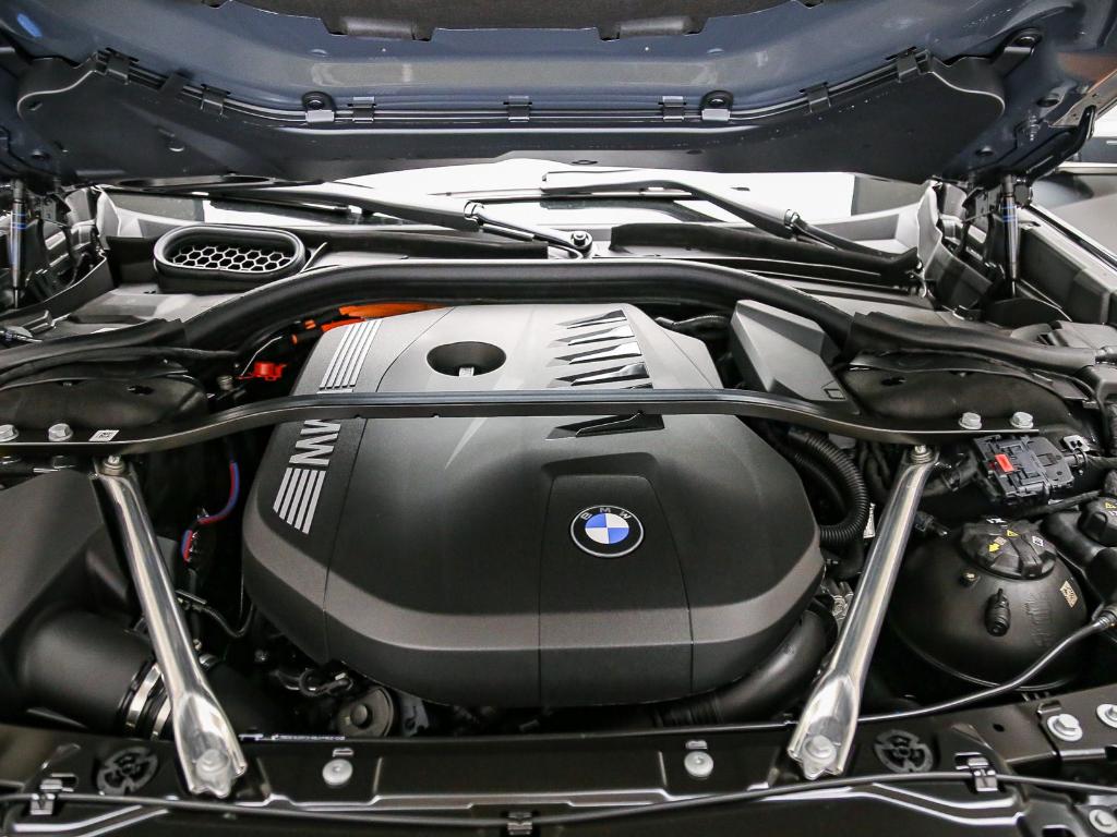 صورة مصغرة 28 لـ 2026 BMW 750E XDRIVE