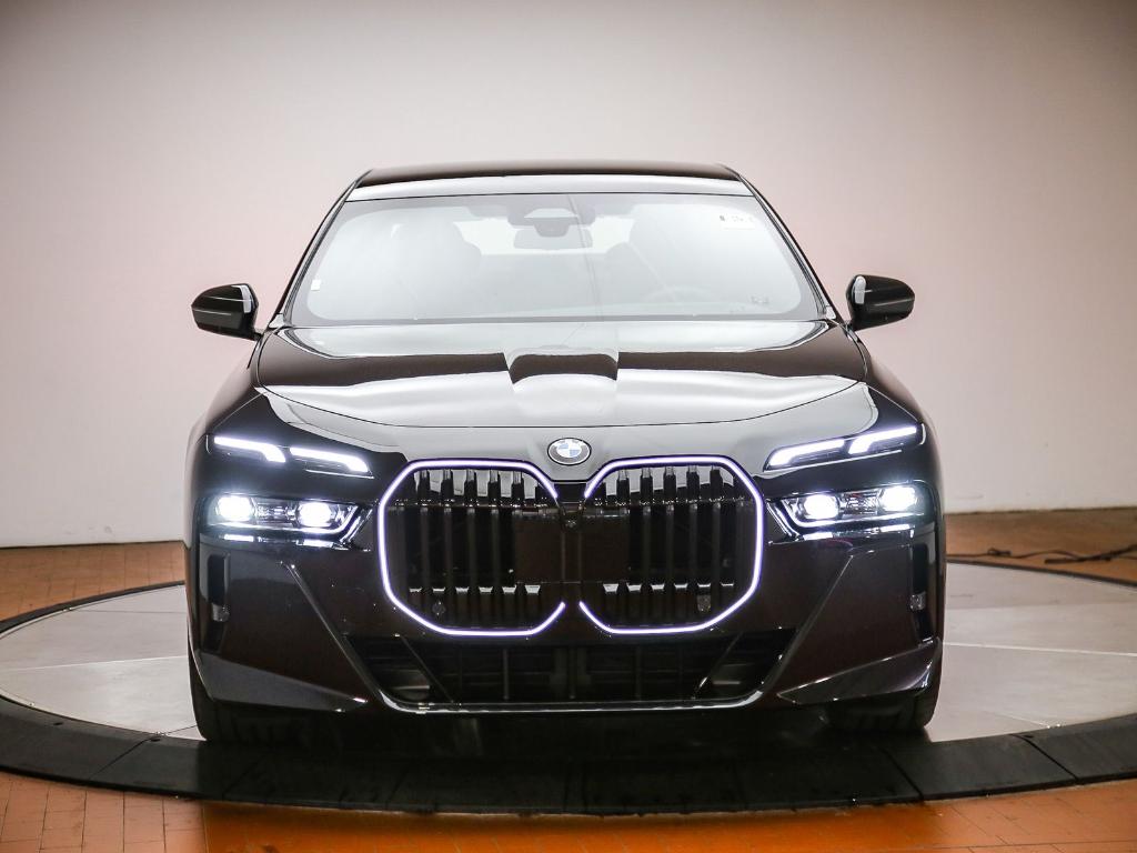 صورة 7 لـ 2026 BMW 740 I