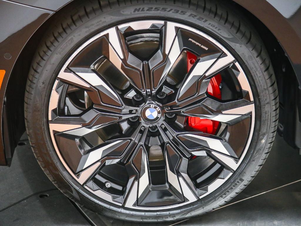 صورة 10 لـ 2027 BMW 550E 550E XDRIVE
