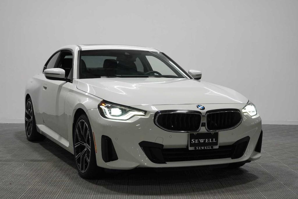 صورة 3 لـ 2023 BMW 230 I XDRIVE