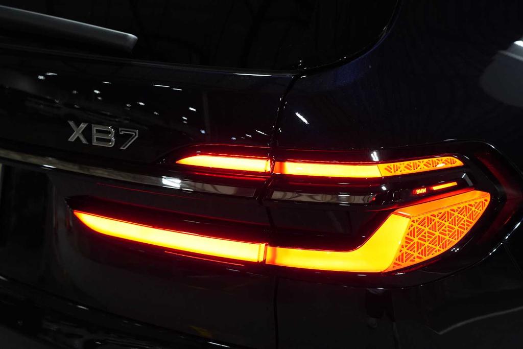 صورة 8 لـ 2026 BMW ALPINA XB7 BASE