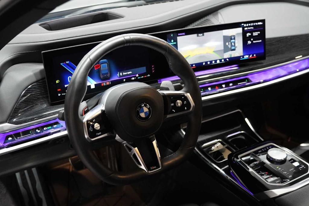 صورة 9 لـ 2024 BMW 740 I XDRIVE