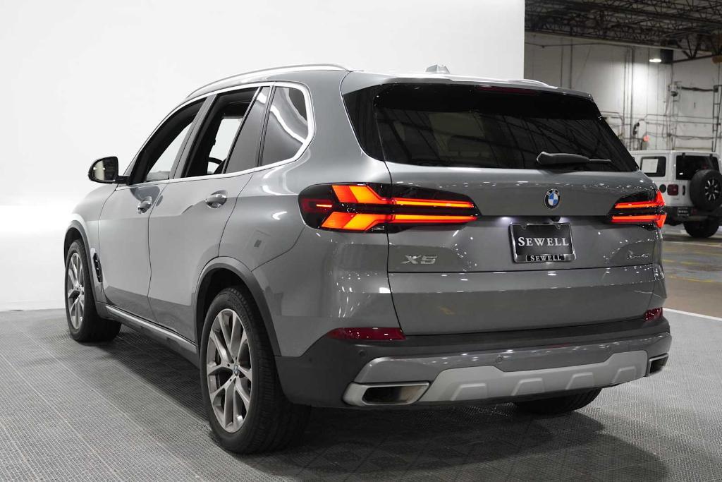 صورة 6 لـ 2024 BMW X5 XDRIVE40I