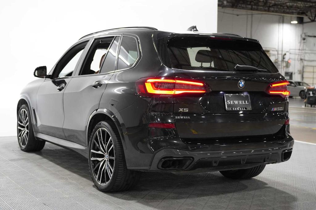 صورة 6 لـ 2021 BMW X5 M50I