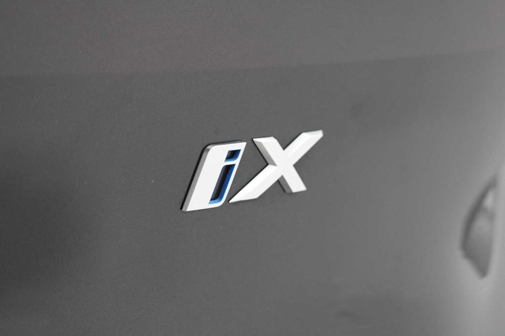2023 BMW IX XDRIVE50 — миниатюра 9