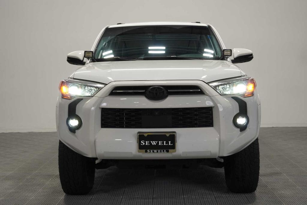 TOYOTA 4RUNNER - 2
