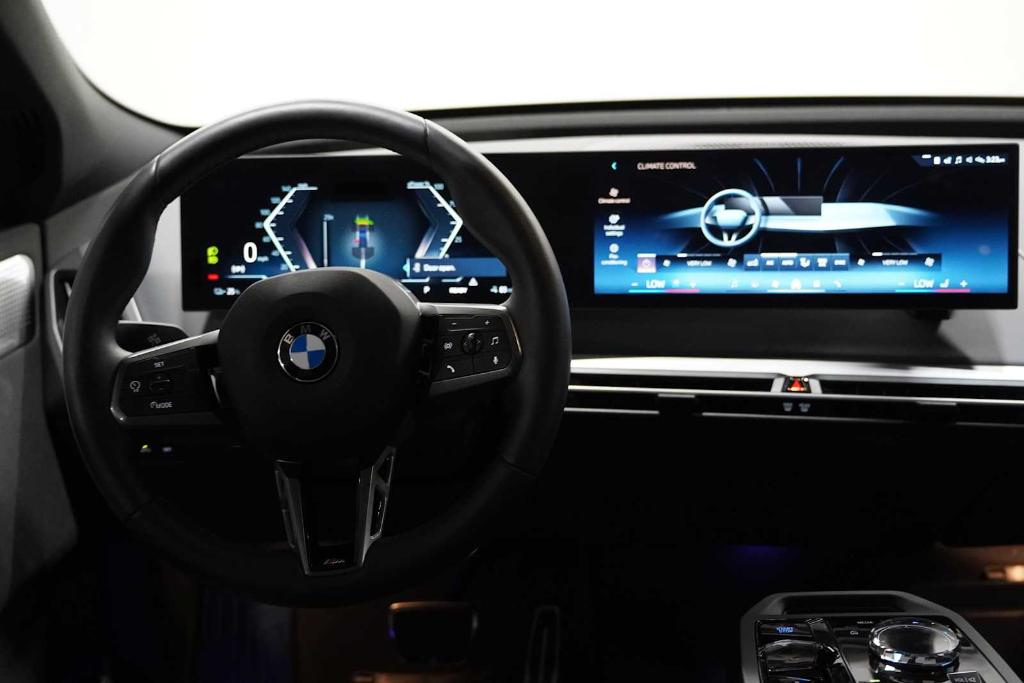 2026 BMW IX XDRIVE60 — миниатюра 24