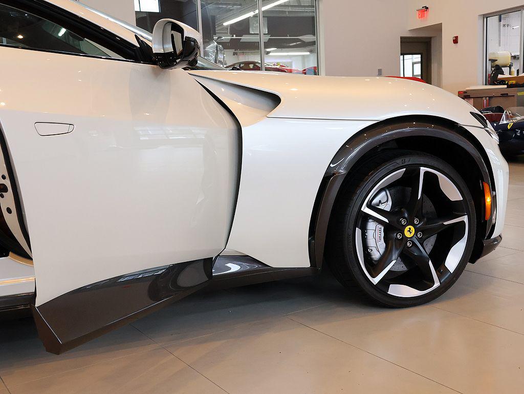 2025 Ferrari PUROSANGUE BASE thumbnail 22