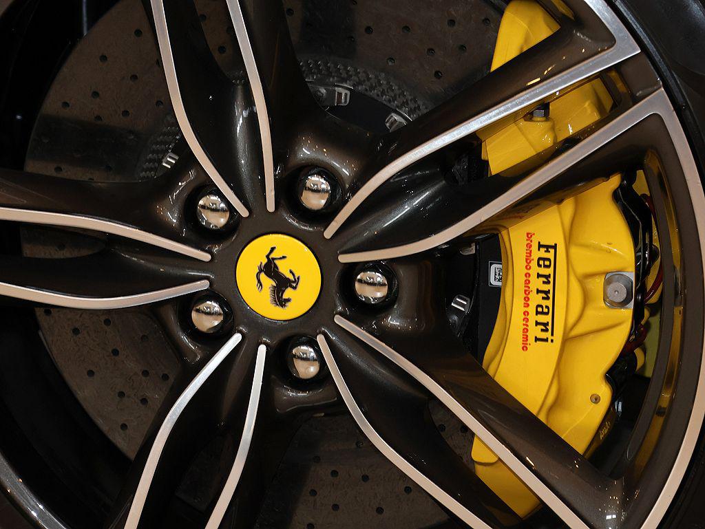 2025 Ferrari ROMA SPIDER BASE 缩略图 76