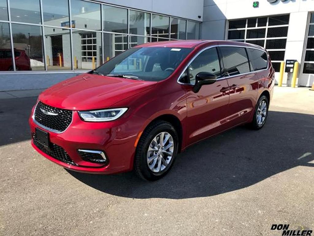 New 2026 Chrysler Pacifica Select AWD