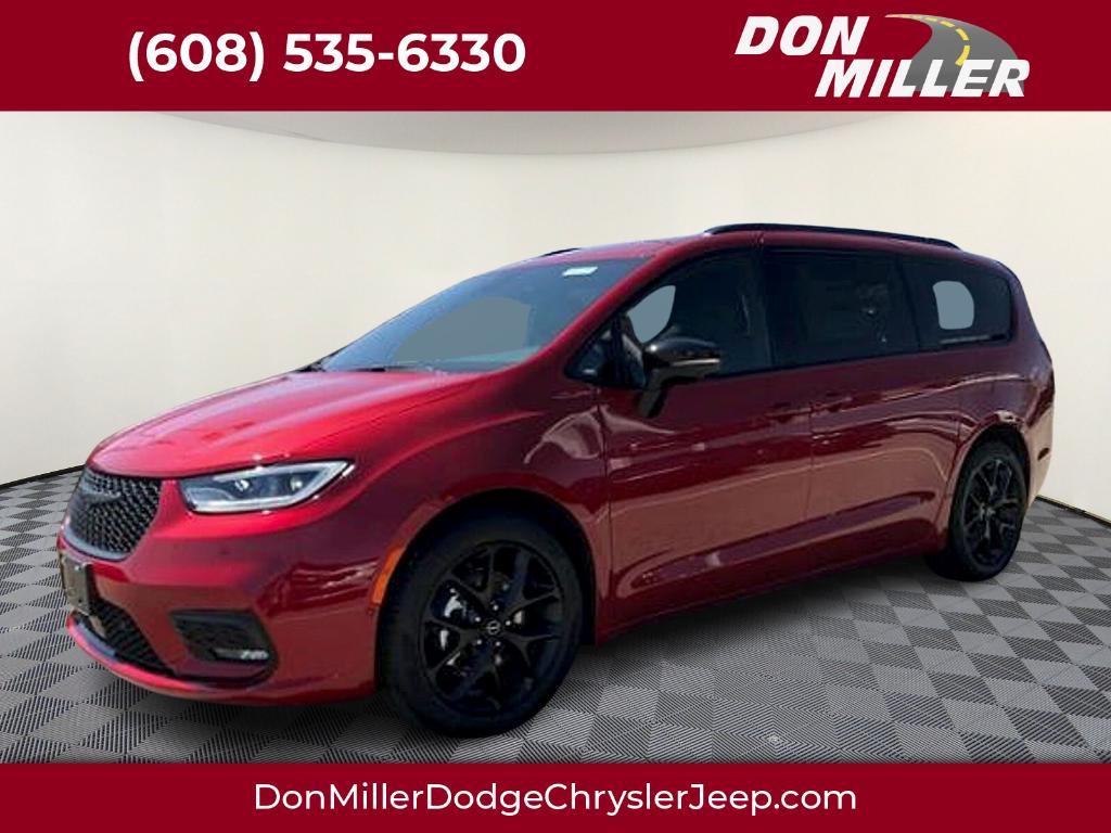 New 2026 Chrysler Pacifica Select