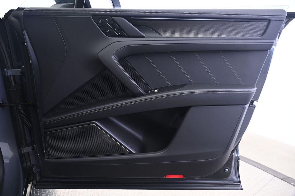 صورة مصغرة 21 لـ 2026 Porsche CAYENNE TURBO