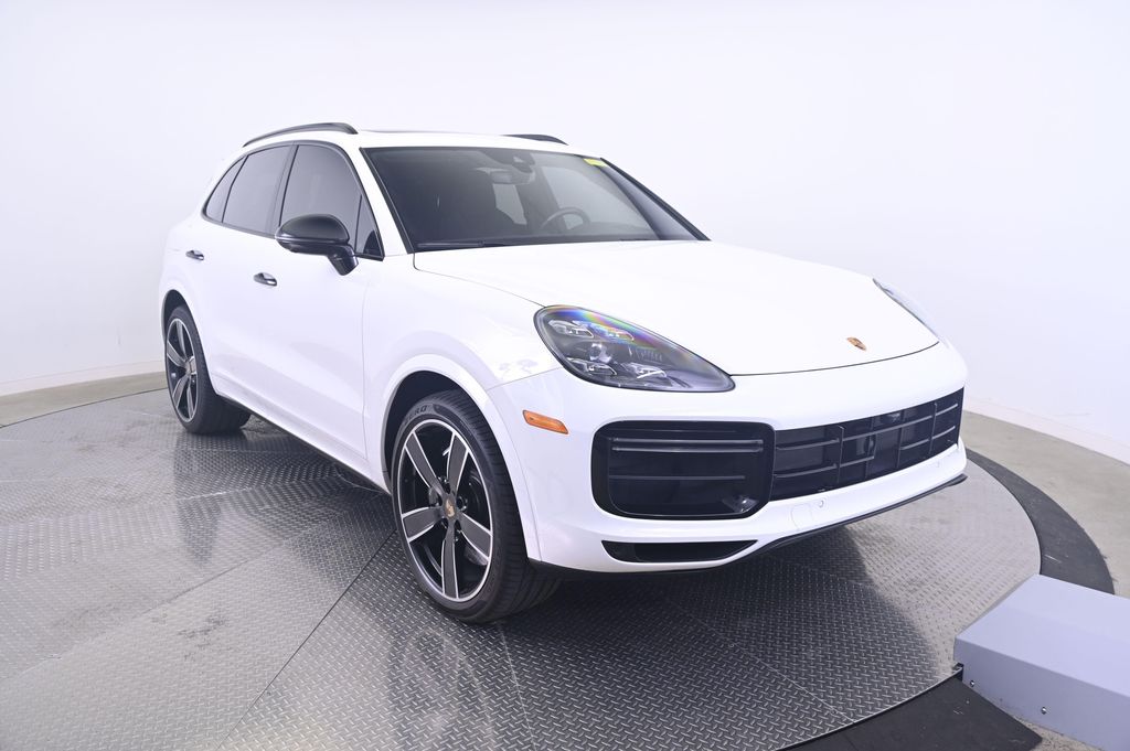 2023 Porsche CAYENNE TURBO photo 9