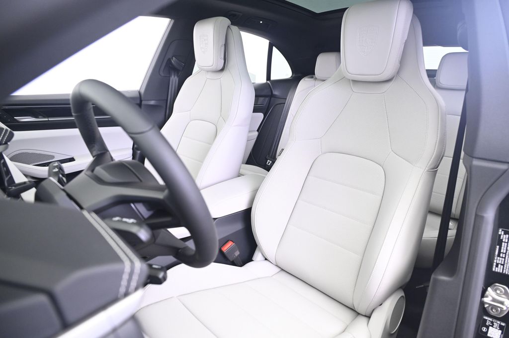 صورة 5 لـ 2026 Porsche MACAN MACAN ELECTRIC 4
