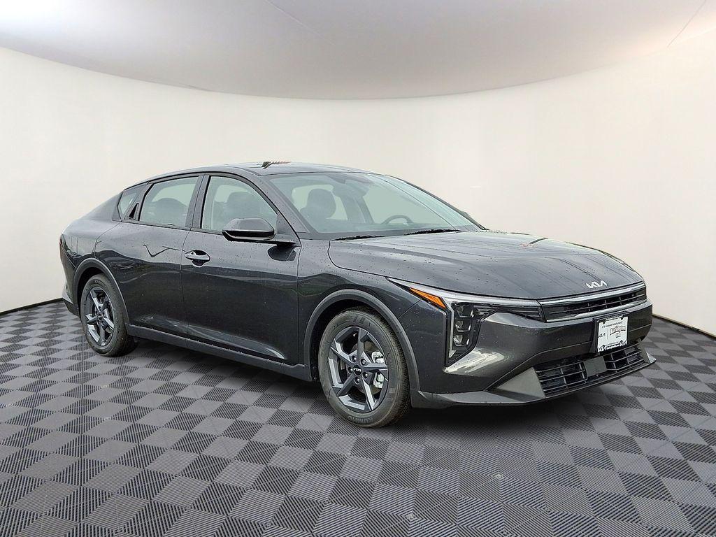 New 2026 Kia K4 LXS