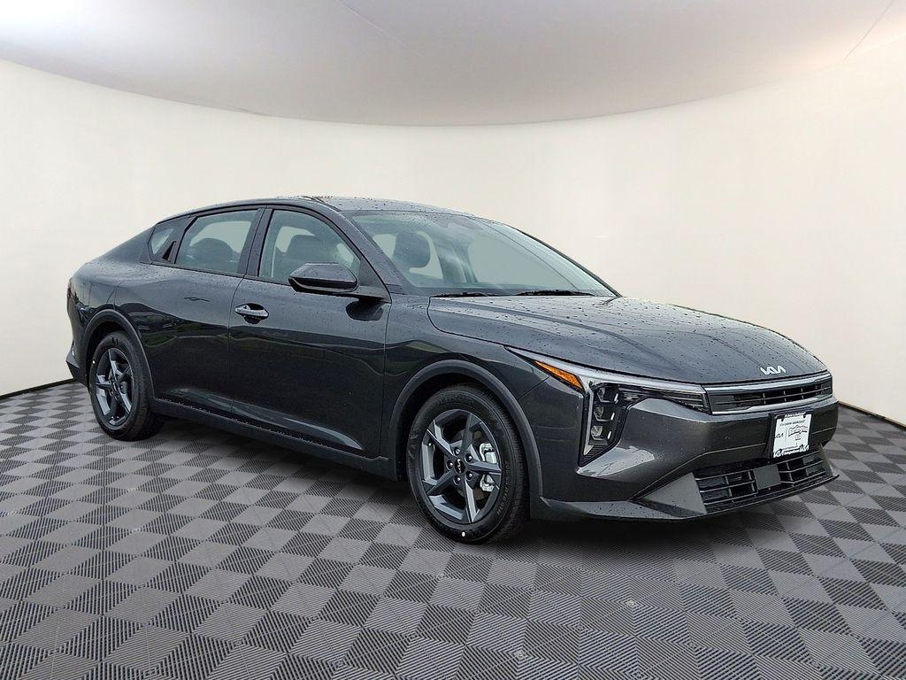 New 2026 Kia K4 LXS