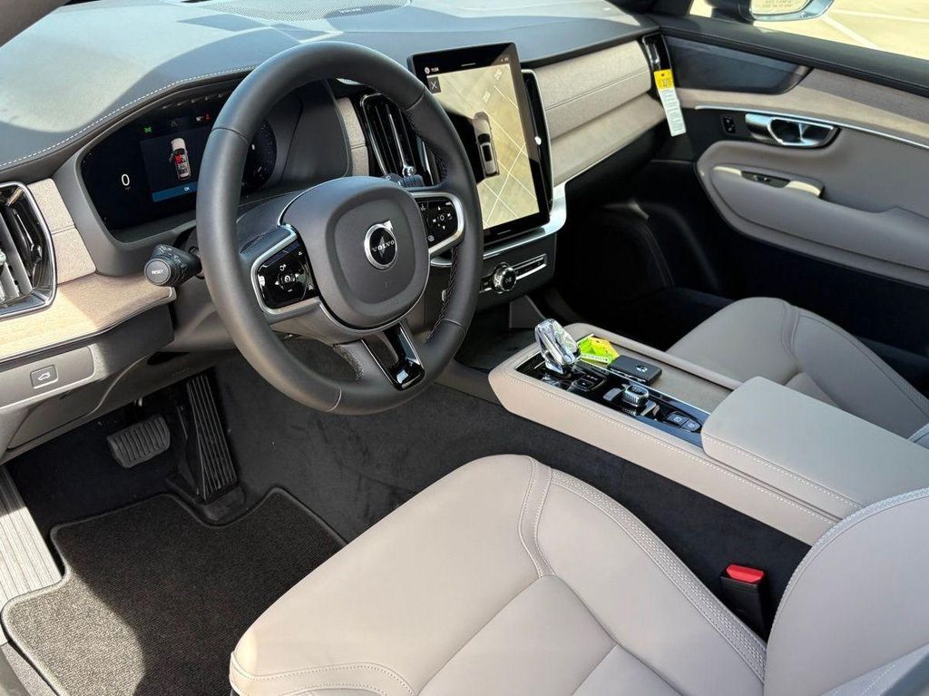 صورة مصغرة 13 لـ 2026 Volvo XC90 B6 PLUS 7-SEATER