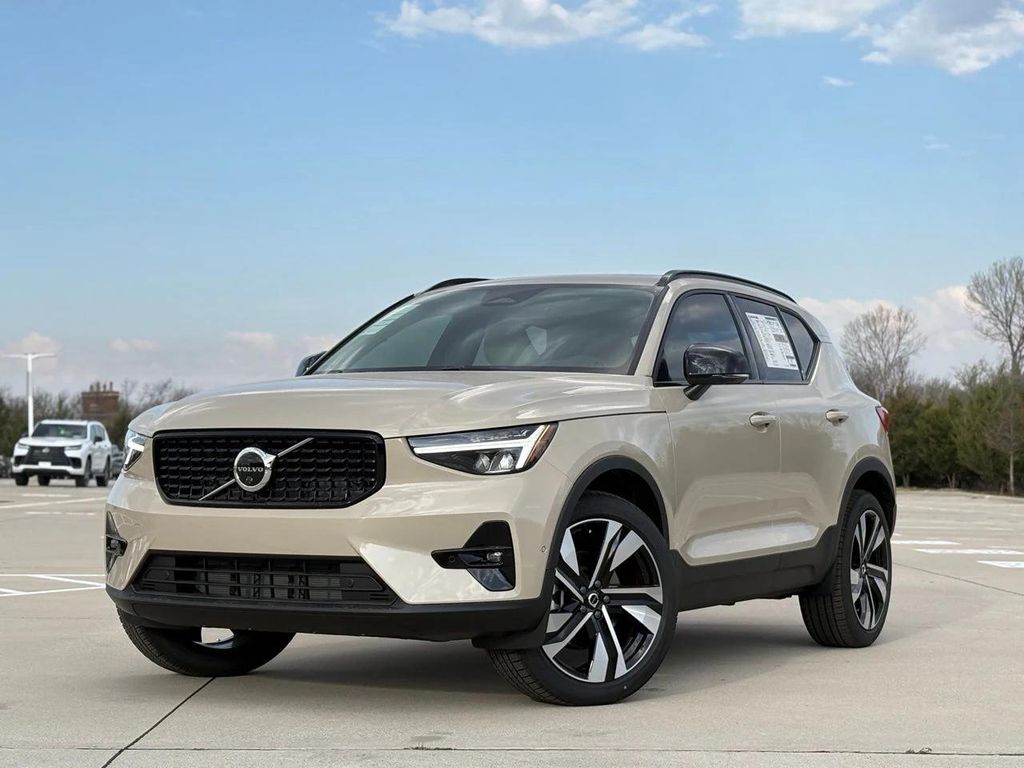 New 2026 Volvo XC40 B5 Plus