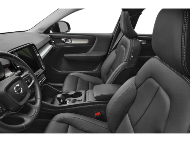 2026 Volvo XC40 B5 PLUS — фото 9