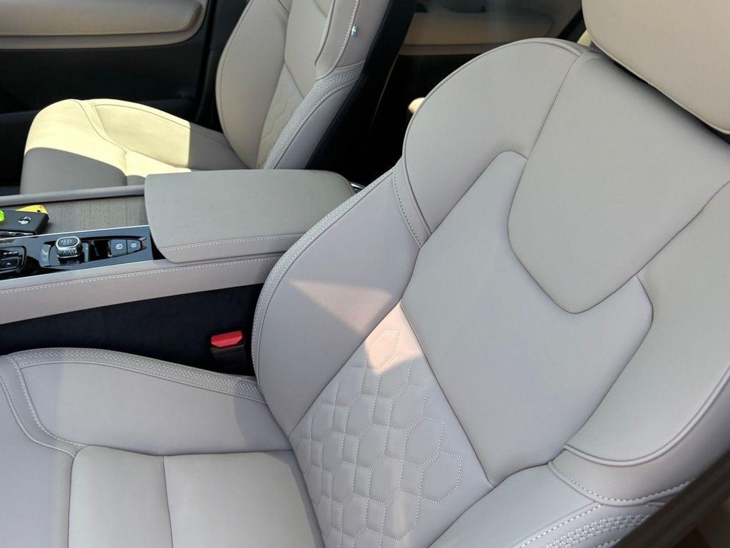 2026 Volvo XC90 B6 PLUS 7-SEATER 缩略图 15