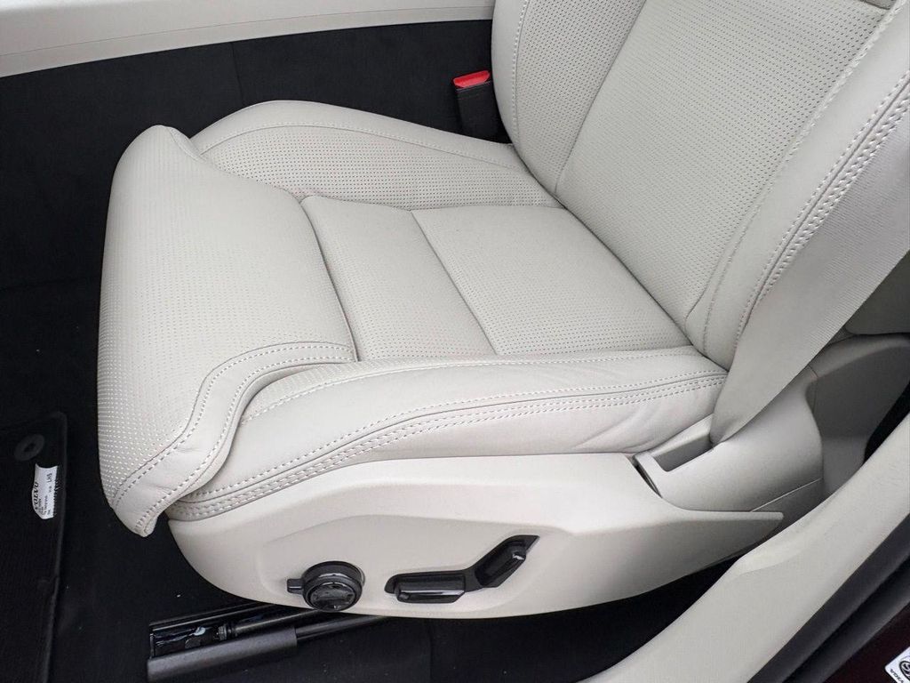 صورة مصغرة 19 لـ 2026 Volvo XC60 B5 ULTRA