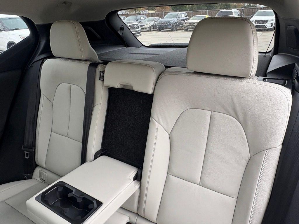 2026 Volvo XC40 B5 ULTRA — миниатюра 24