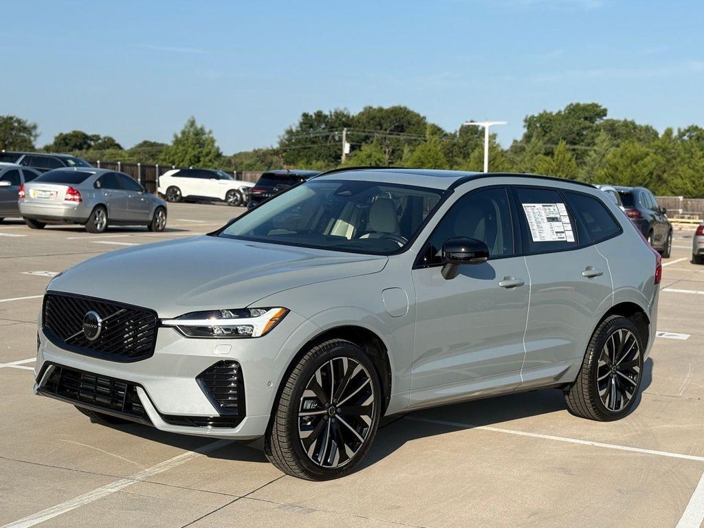 New 2026 Volvo XC60 Plug-In Hybrid T8 Ultra