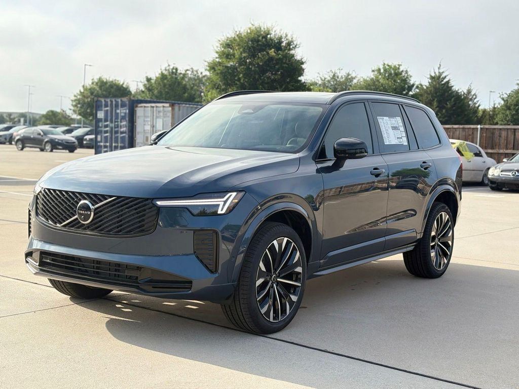 New 2026 Volvo XC90 B6 Ultra Dark Theme 6-Seater