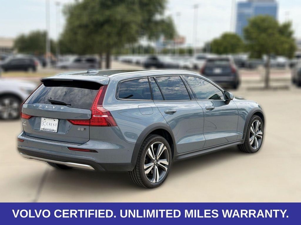 صورة 6 لـ 2024 Volvo V60 CROSS COUNTRY B5 PLUS