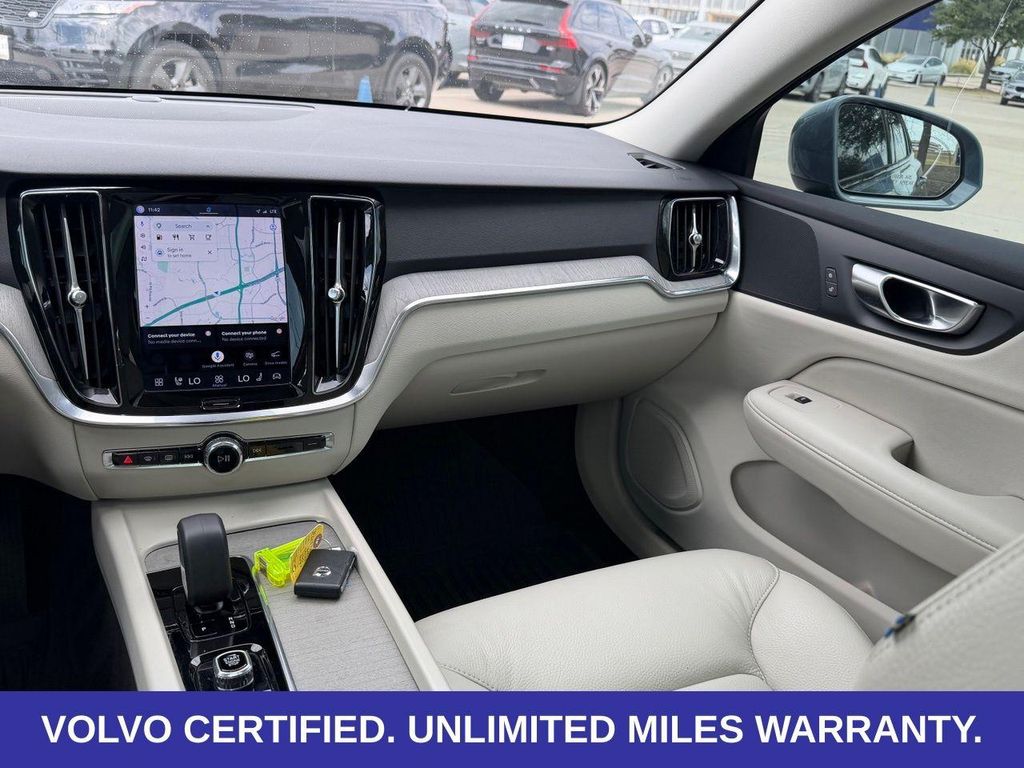 صورة 14 لـ 2024 Volvo V60 CROSS COUNTRY B5 PLUS