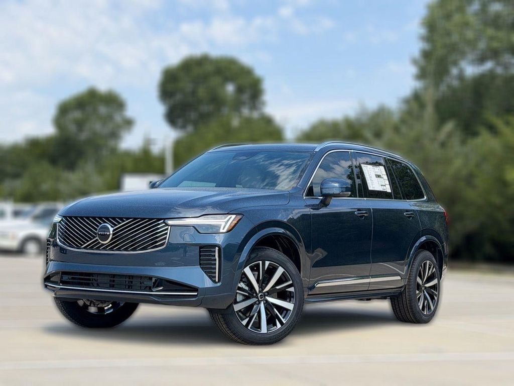 New 2026 Volvo XC90 B5 Core