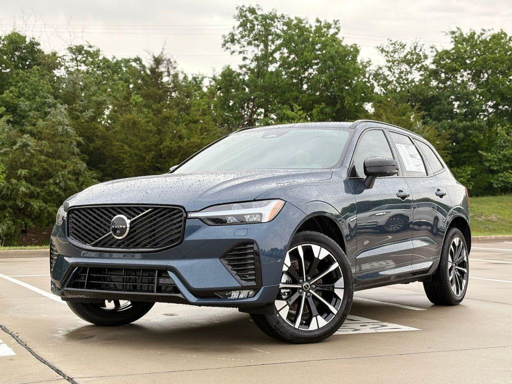 New 2026 Volvo XC60 B5 Plus