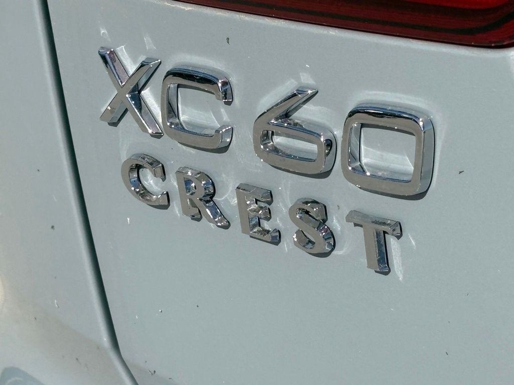 صورة 9 لـ 2026 Volvo XC60 B5 PLUS