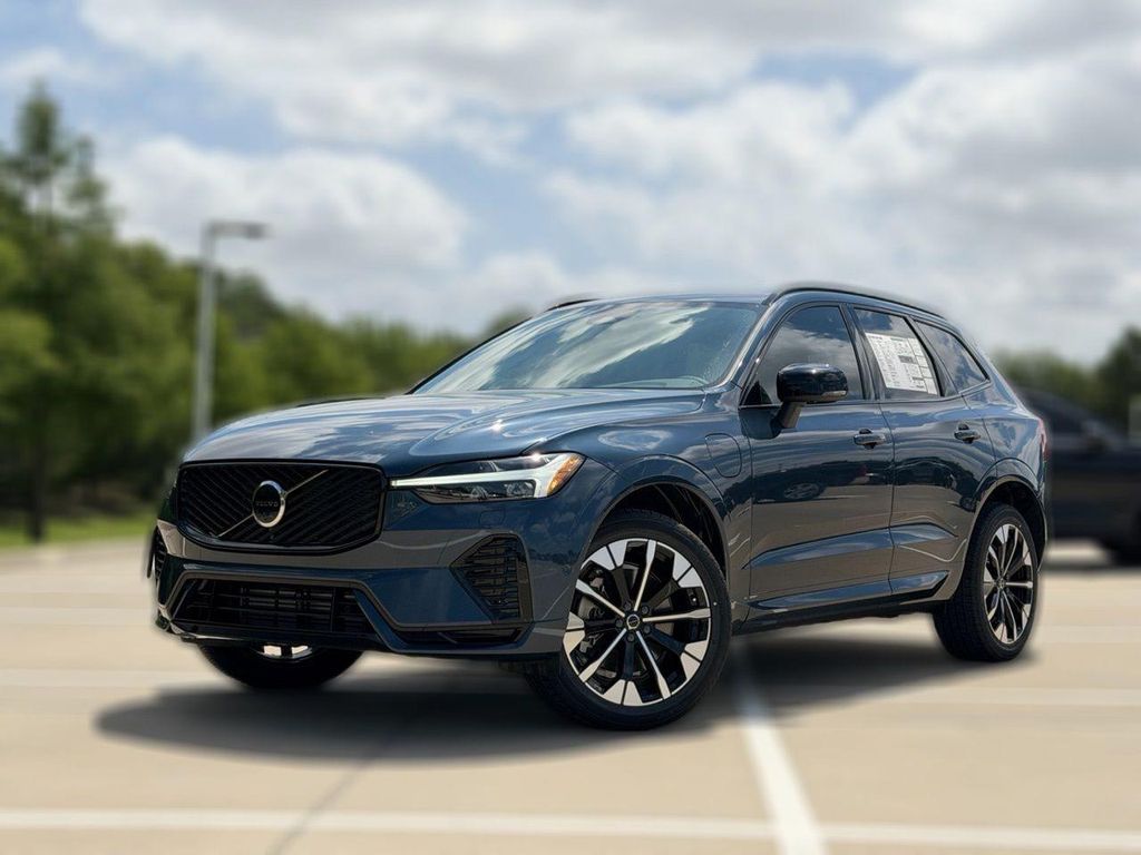 New 2026 Volvo XC60 Plug-In Hybrid T8 Plus