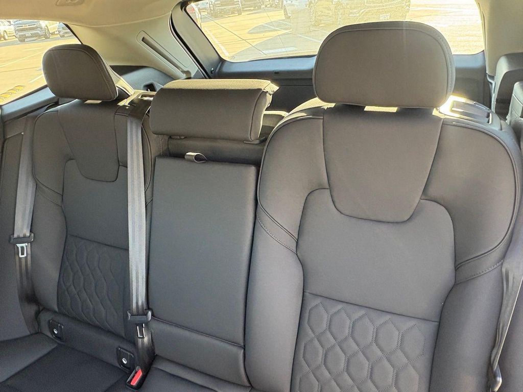 2026 Volvo XC60 B5 PLUS — миниатюра 23