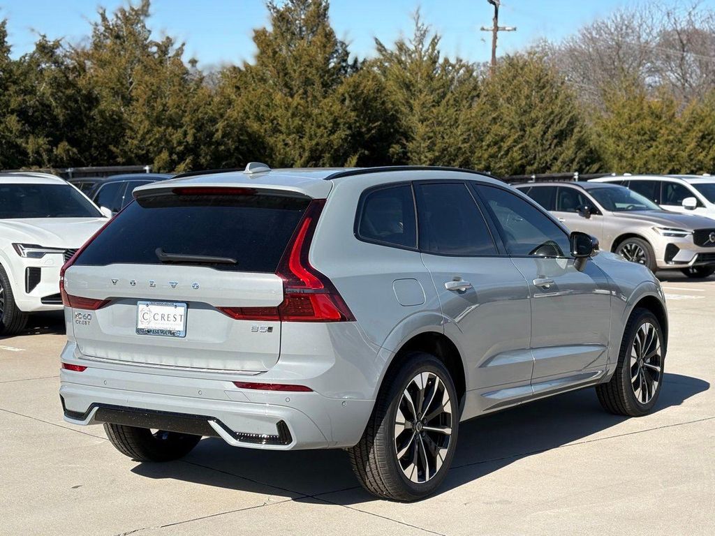صورة 5 لـ 2026 Volvo XC60 B5 PLUS