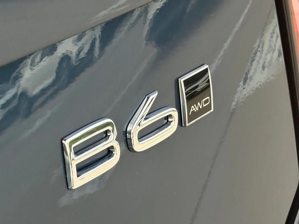 2026 Volvo XC90 B6 PLUS 7-SEATER photo 8