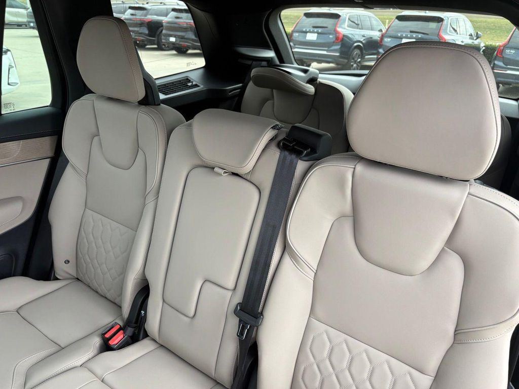 صورة مصغرة 23 لـ 2026 Volvo XC90 PLUG-IN HYBRID T8 PLUS 7-SEATER