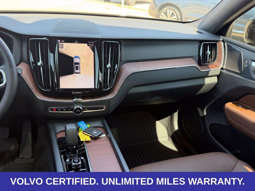 2024 Volvo XC60 RECHARGE PLUG-IN HYBRID T8 PLUS DARK THEME 缩略图 14