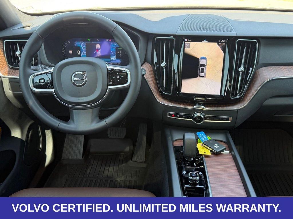 2024 Volvo XC60 RECHARGE PLUG-IN HYBRID T8 PLUS DARK THEME — фото 13