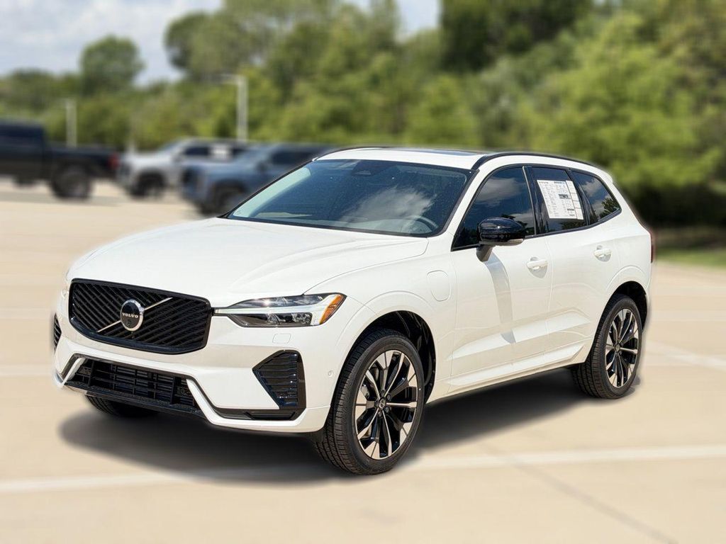 2026 Volvo XC60 PLUG-IN HYBRID T8 PLUS — фото 2