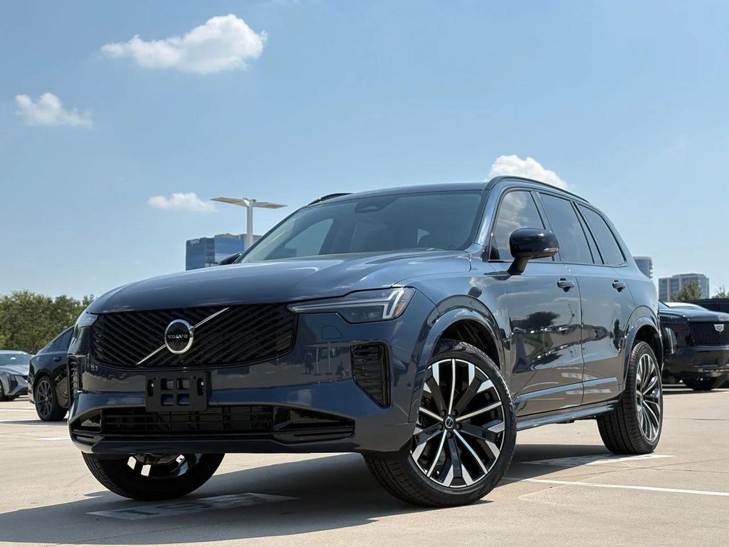 New 2026 Volvo XC90 B6 Ultra Dark Theme 7-Seater