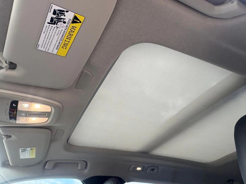 صورة مصغرة 20 لـ 2026 Volvo XC40 B5 CORE