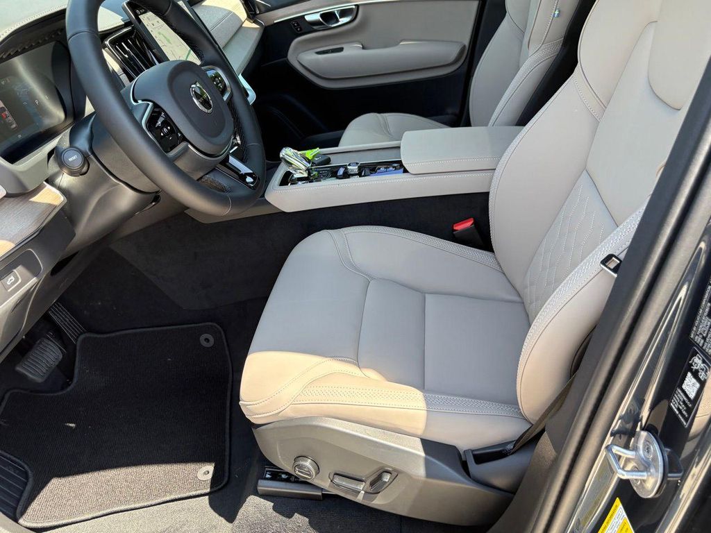 صورة مصغرة 16 لـ 2026 Volvo XC90 B6 PLUS 6-SEATER